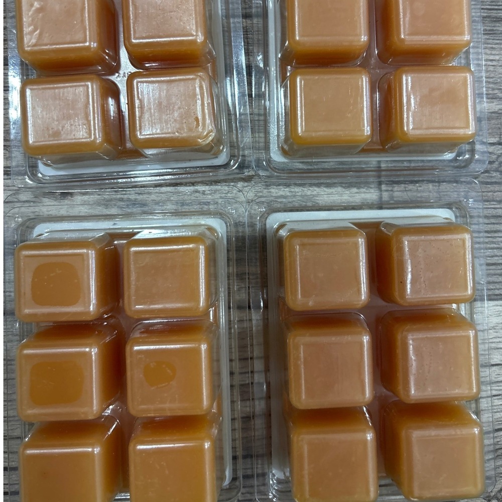 4 Pack Better Homes & Gardens Vanilla Cookie Crunch Scented Wax Melts 2.5oz Each - Picture 5 of 5